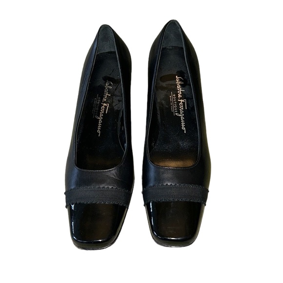Salvatore Ferragamo Vintage Black & Patent Ribbon Cap Toe Kitten Heels - 6.5 - Picture 7 of 16